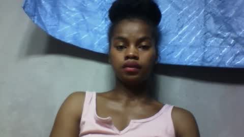 elodie228680 online show from May 18, 4:07 am