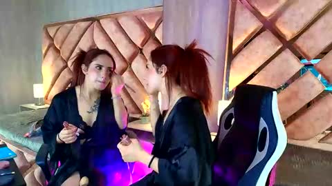 Elodie  online show from April 23, 12:24 pm
