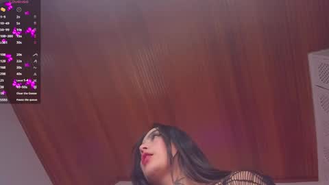 Elodie  online show from June 3, 12:30 pm