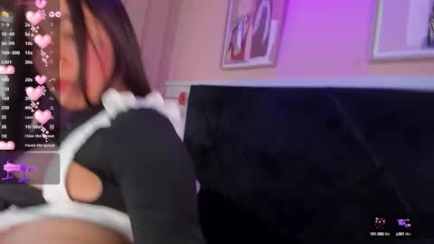 Elodie  online show from October 5, 1:30 pm