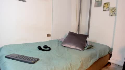 elpekas247 online show from April 10, 2:44 pm