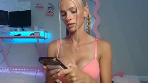 elsa_may online show from April 9, 12:25 am