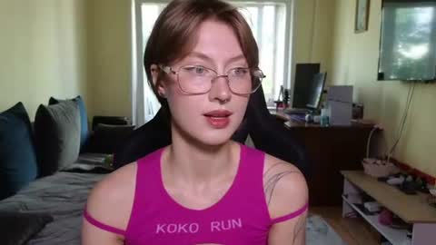 elsaangel online show from June 14, 5:09 am