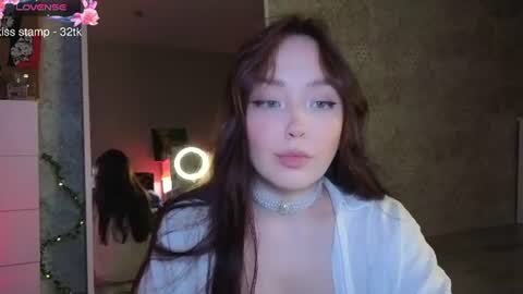 Mia 3 online show from June 28, 10:50 pm