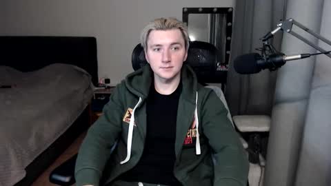 Snapshot of elvin_vaenight chatting on October 21, 12:49 am Elvin Vaenight online show from October 21, 12:49 am