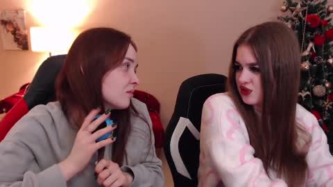 ElvingBella online show from December 16, 7:43 pm