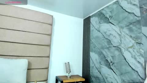 ely brown online show from April 12, 7:18 pm