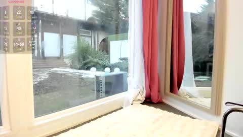 elyarose_ online show from March 6, 5:17 am