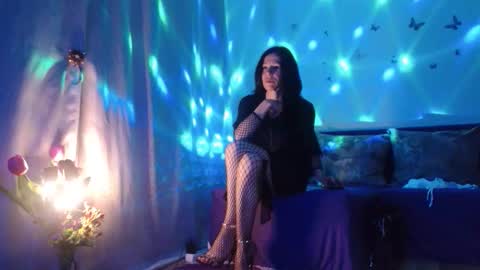 Elisa online show from May 31, 6:09 pm