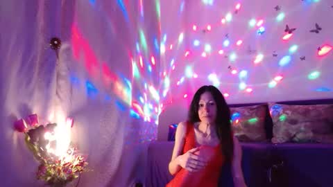 Elisa online show from March 22, 7:07 pm