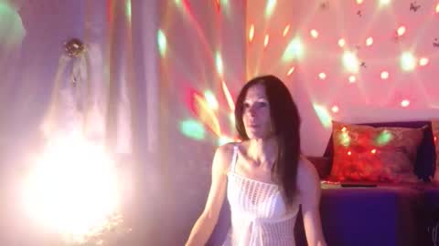 Elisa online show from November 10, 6:32 pm