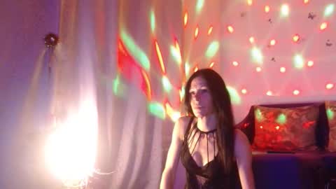 Elisa online show from October 20, 5:40 pm