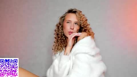 Snapshot of elysia_xo chatting on October 7, 10:39 pm Elysia online show from October 7, 10:39 pm