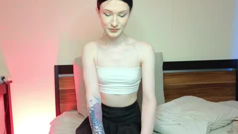 Evie online show from May 20, 1:57 am