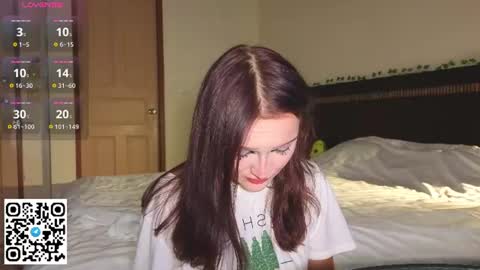 em1ly666 online show from July 26, 9:45 pm