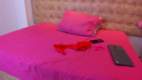 Emily online show from April 12, 4:22 pm