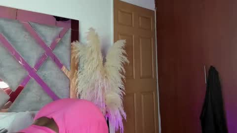 Snapshot of ema__ebony chatting on October 8, 8:15 pm ema__ebony online show from October 8, 8:15 pm