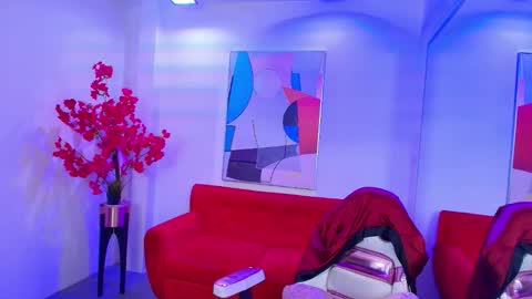 Snapshot of ema_louisx chatting on October 1, 12:15 pm Ema louisx online show from October 1, 12:15 pm