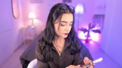 Snapshot of ema_soul chatting on October 14, 8:23 pm emma soul online show from October 14, 8:23 pm