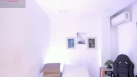 emelie_89 online show from October 31, 12:05 pm