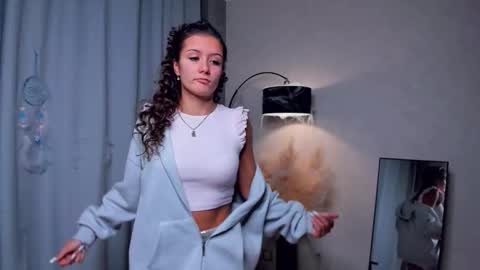 Emma online show from November 4, 1:07 am