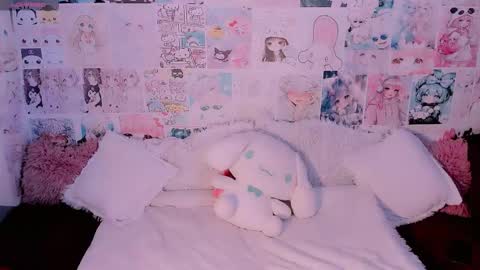 Emely Rous online show from November 14, 2:30 pm