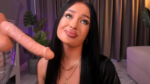 Emerald online show from April 16, 9:39 pm