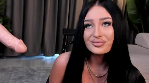 Emerald online show from April 2, 2:46 pm