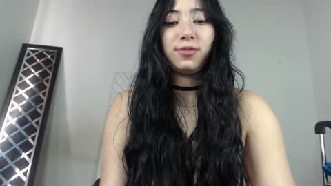 Snapshot of emiantonella_ chatting on October 6, 9:21 pm Antonella  online show from October 6, 9:21 pm