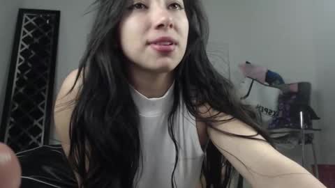 Snapshot of emiantonella_ chatting on September 14, 12:24 am Antonella  online show from September 14, 12:24 am