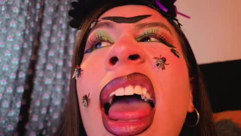 Emilia Gomez online show from October 25, 8:09 pm