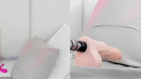 EMILY ROBERTS online show from March 31, 8:31 pm