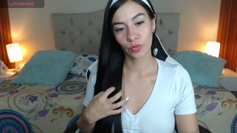 emiily_skinny online show from April 10, 6:30 am