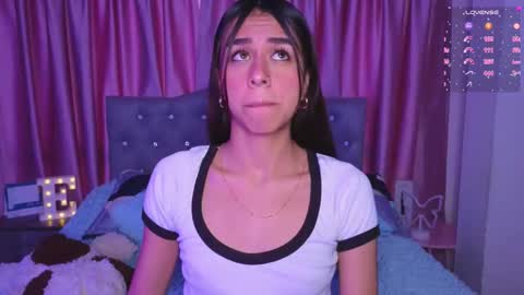 Emily online show from November 18, 9:40 pm