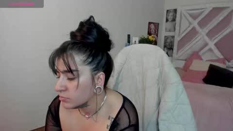 Snapshot of emilayton_ chatting on September 25, 8:38 pm emilayton_ online show from September 25, 8:38 pm