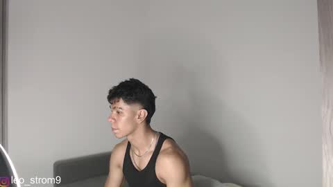 Snapshot of emile_239 chatting on March 11, 4:19 am emile_239 online show from March 11, 4:19 am