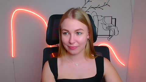 Emilia online show from August 3, 9:48 am