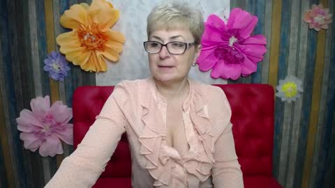 EmiliaGree online show from April 8, 6:33 pm