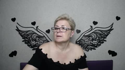 EmiliaGree online show from April 7, 6:21 pm