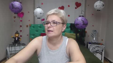 EmiliaGree online show from November 3, 7:59 pm