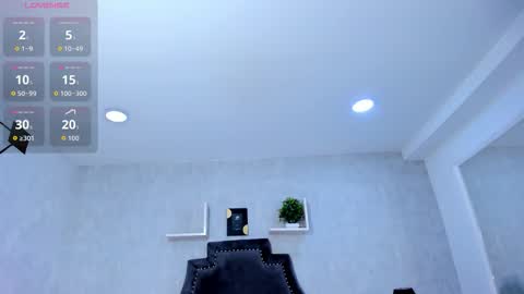 EmiliaRose online show from October 26, 8:30 pm