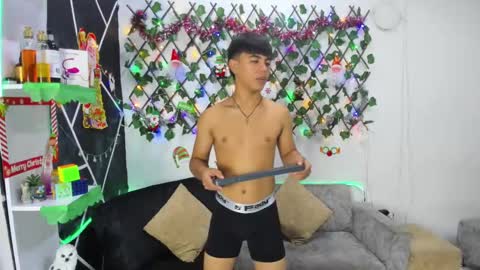 EMILI AND GIN online show from December 15, 6:29 am