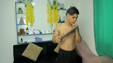 EMILI AND GIN online show from September 12, 7:49 pm