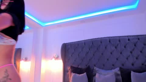 Emillie online show from April 11, 9:19 pm