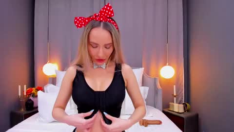 EMMA online show from March 10, 8:56 pm