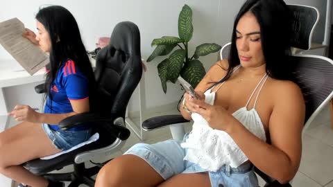 Emilly  online show from October 15, 2:40 pm