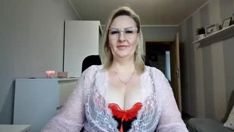 EmillyLove online show from March 16, 7:45 am