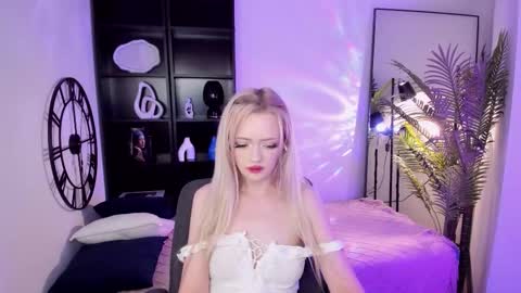 Emily online show from September 21, 4:22 pm