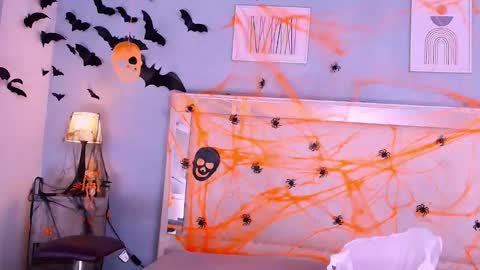 emily_castillo1_ online show from October 31, 5:08 am