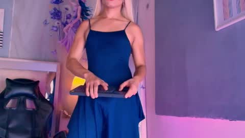emily_castillo1_ online show from June 5, 7:03 am